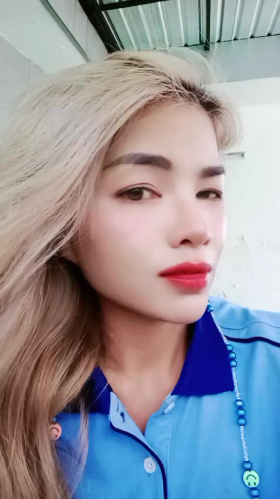 @แหม่ม เดือนขาว