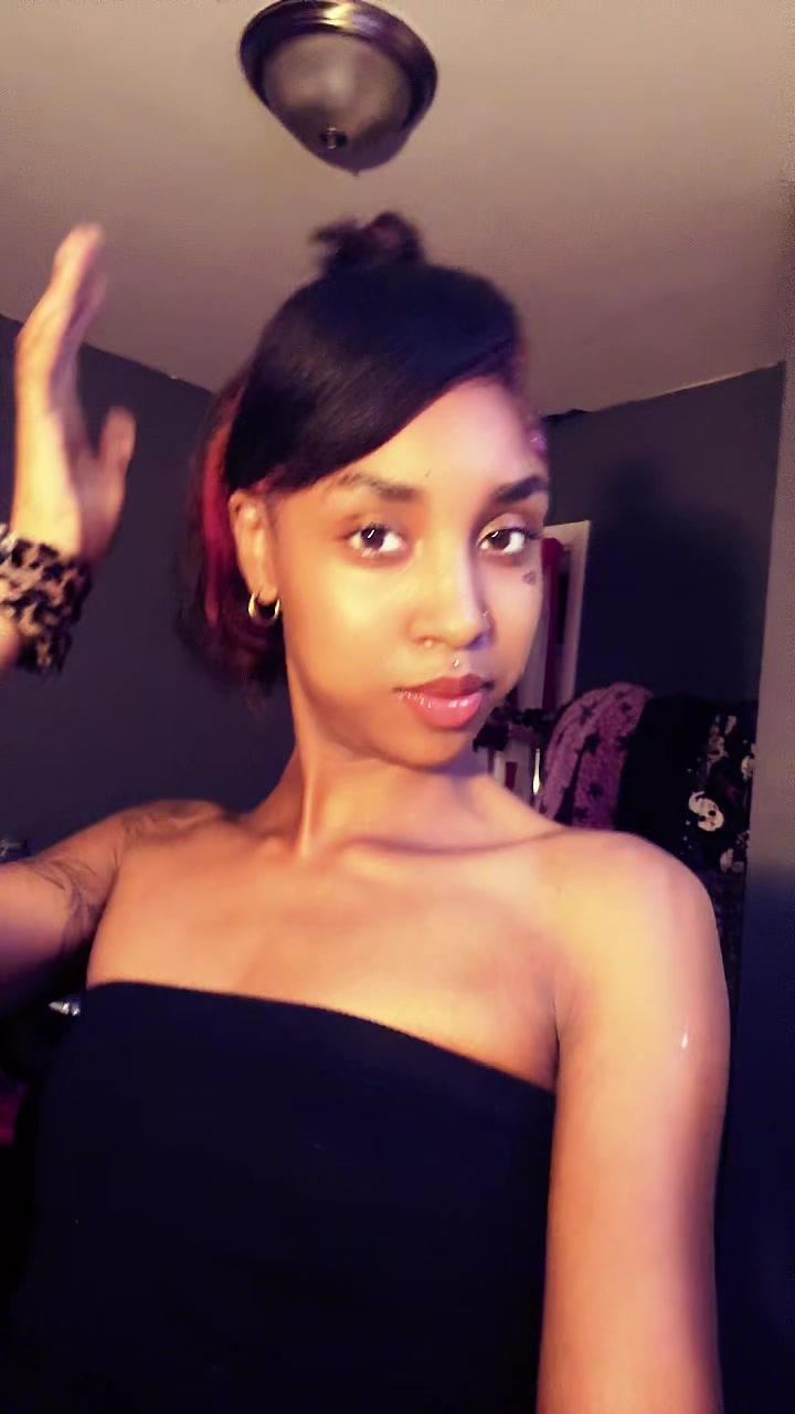 @Alluring Rue 💕🦋