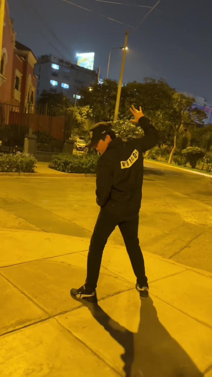 @Elroro.99
