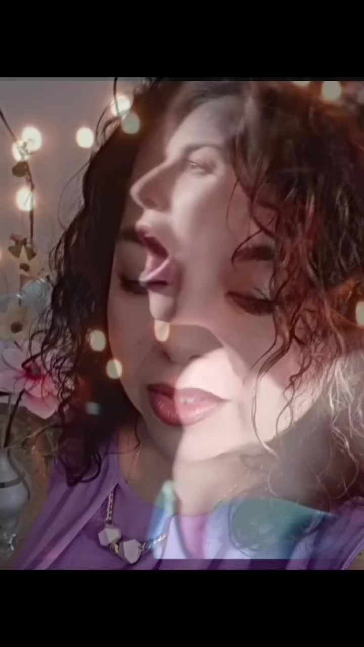 @Vicky🌹