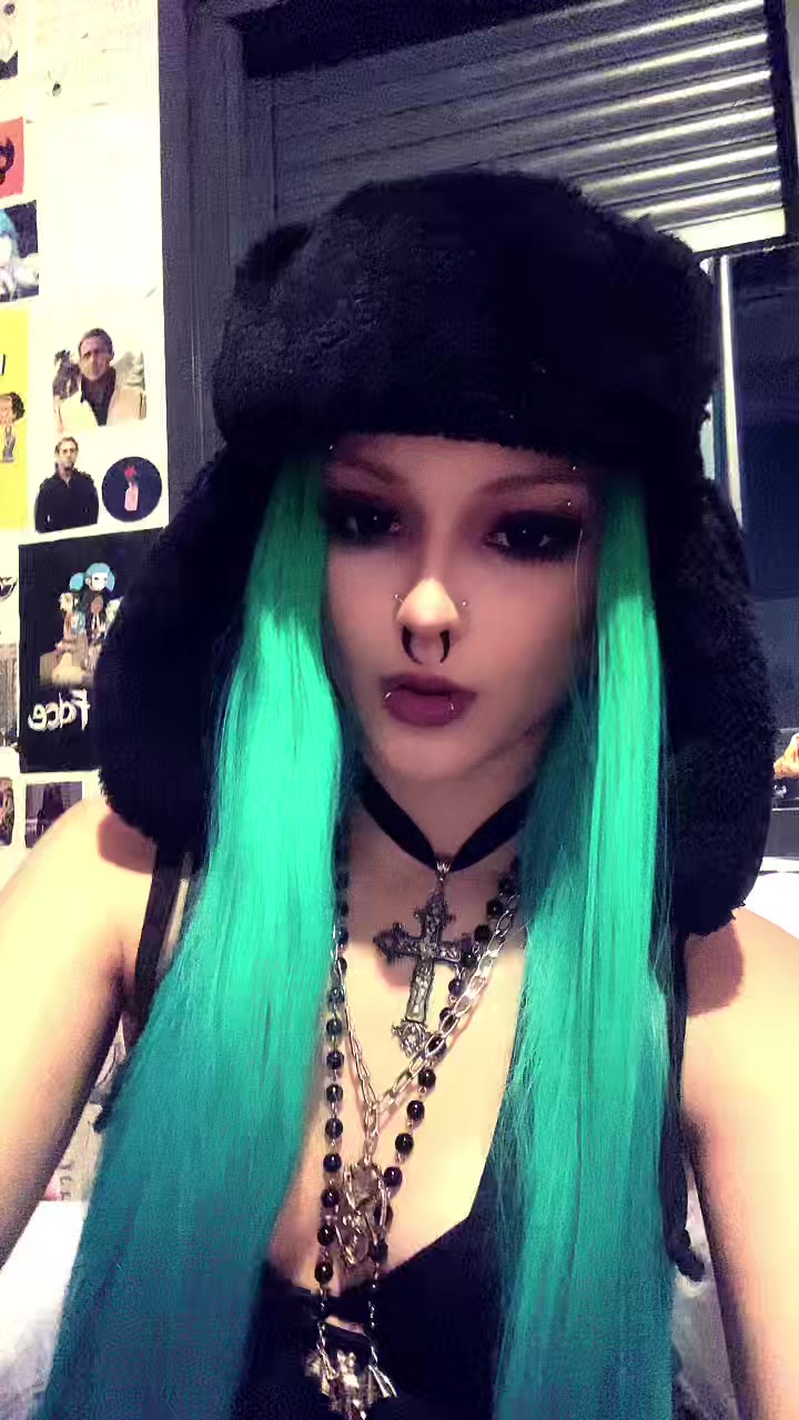@ivanooo - (ele/dele)