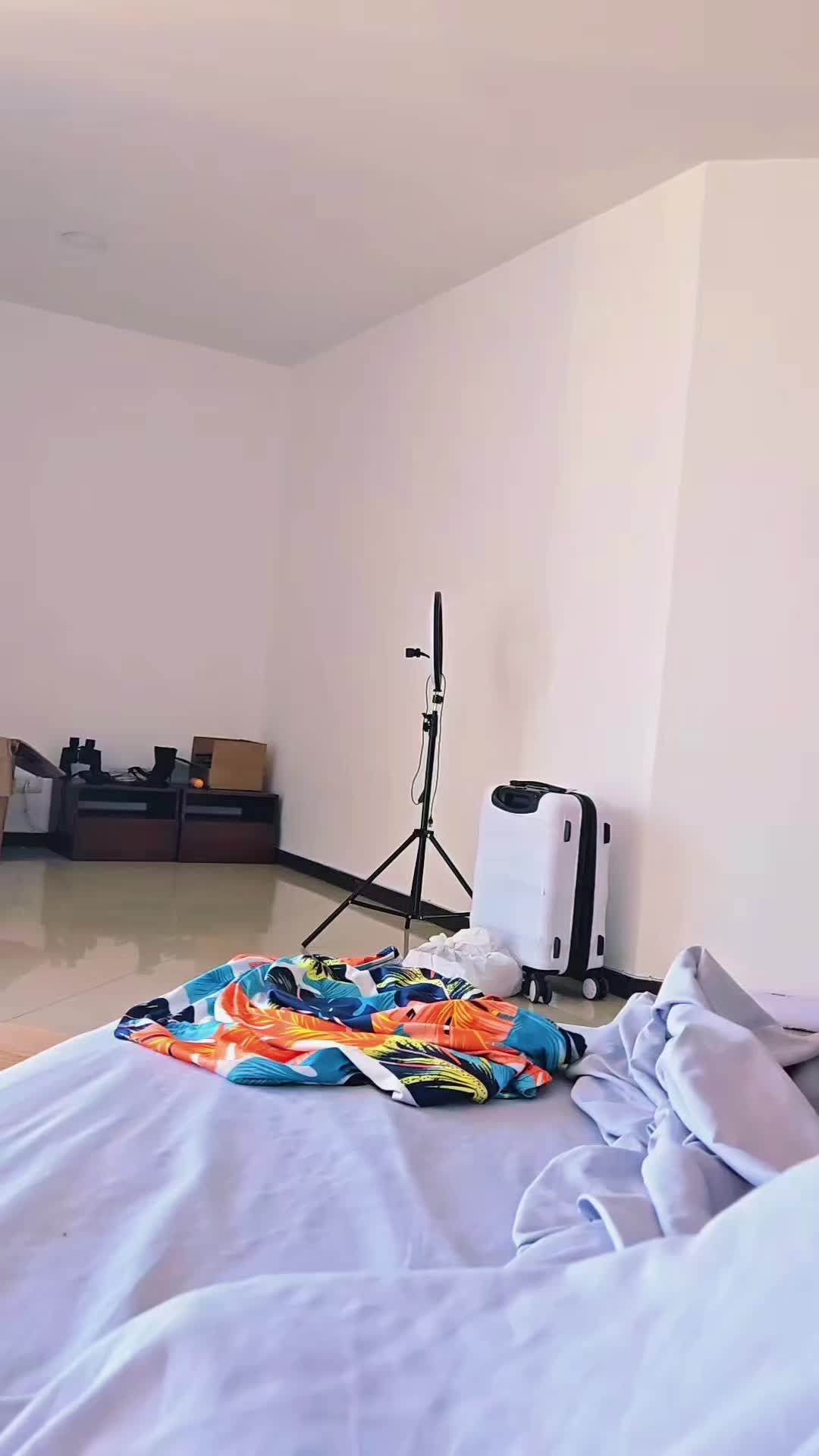 @Luna