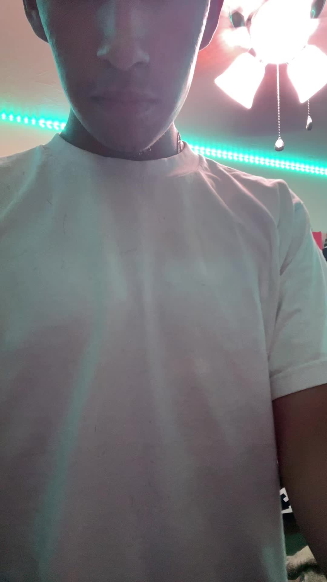 @￼