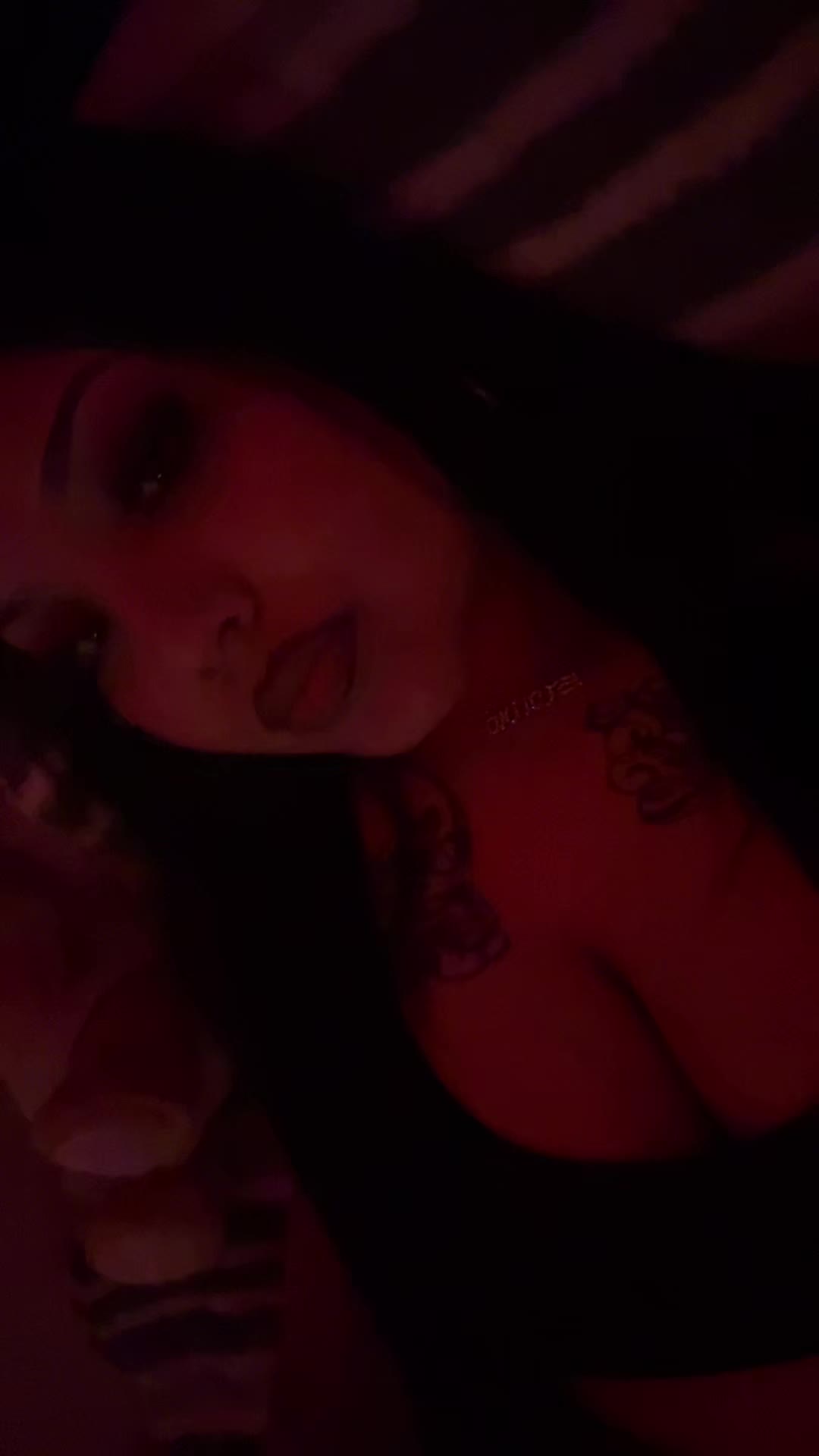 @Dess🍒