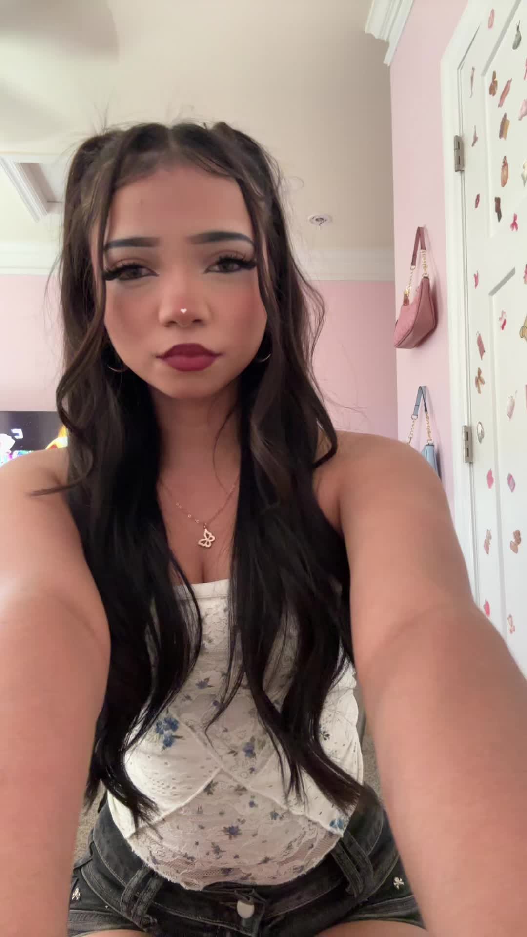 @𝓚𝓪𝓻𝓵𝓪 🌺