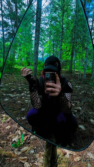 @☆ E҉C҉H҉O҉ ⛧ 🇨🇦