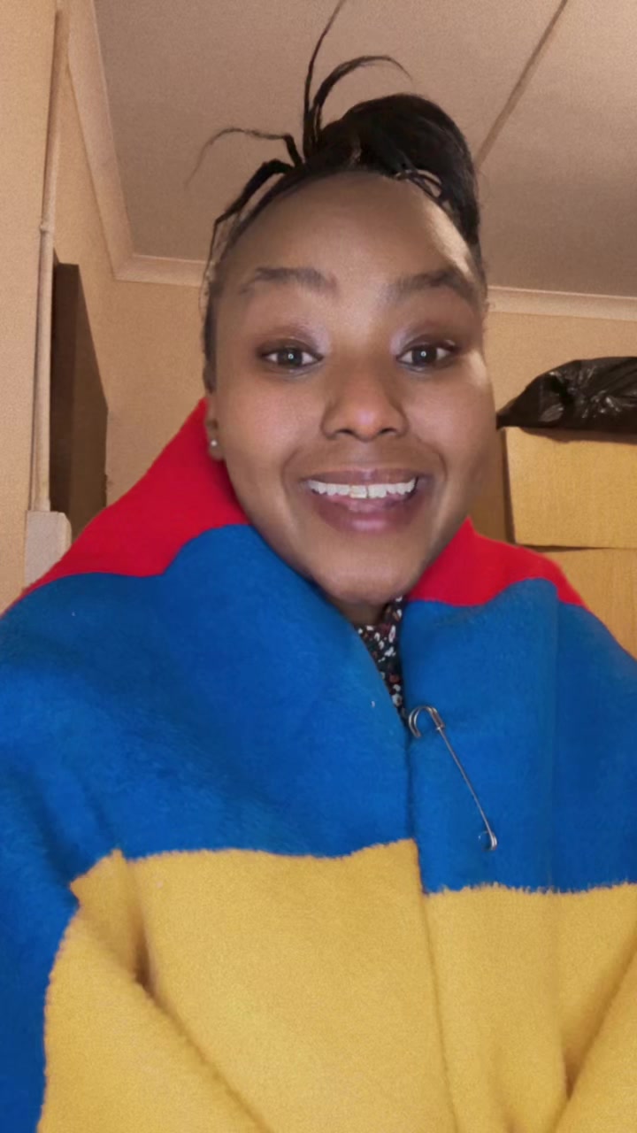 @Nomhlekhabo06