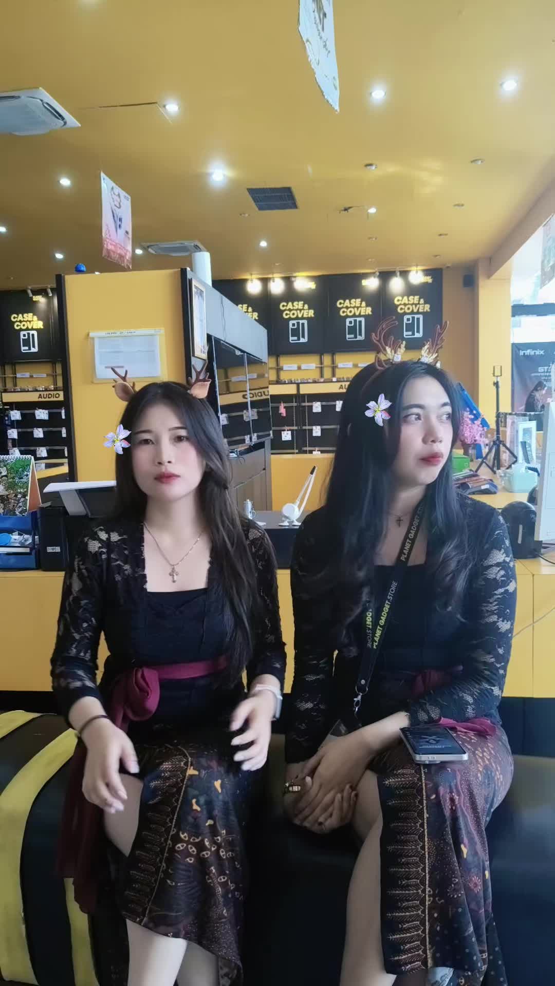 @Jeenayy