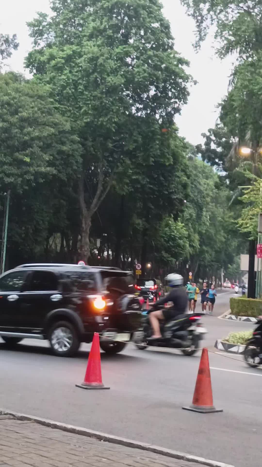 @Dari kontak anda