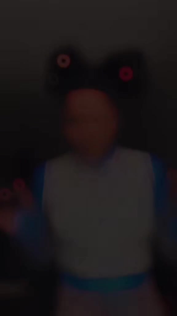 @ayoungom44