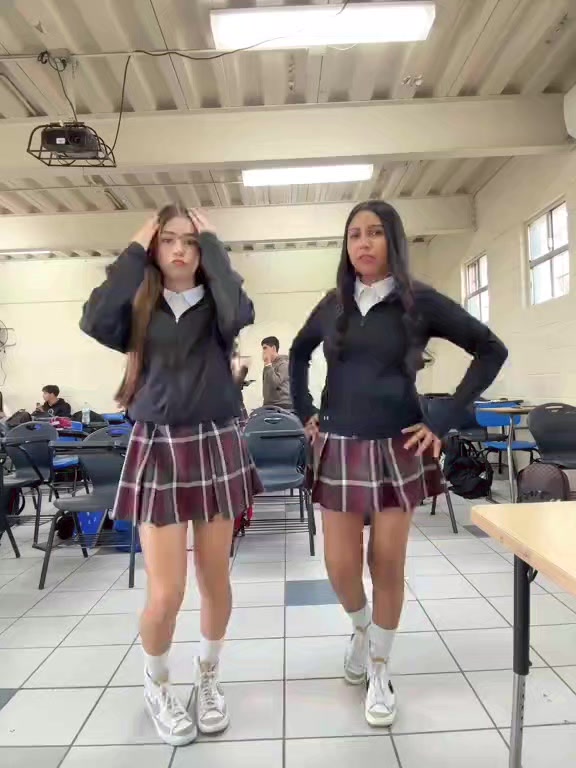 @Lindas colegialas 🎀💋