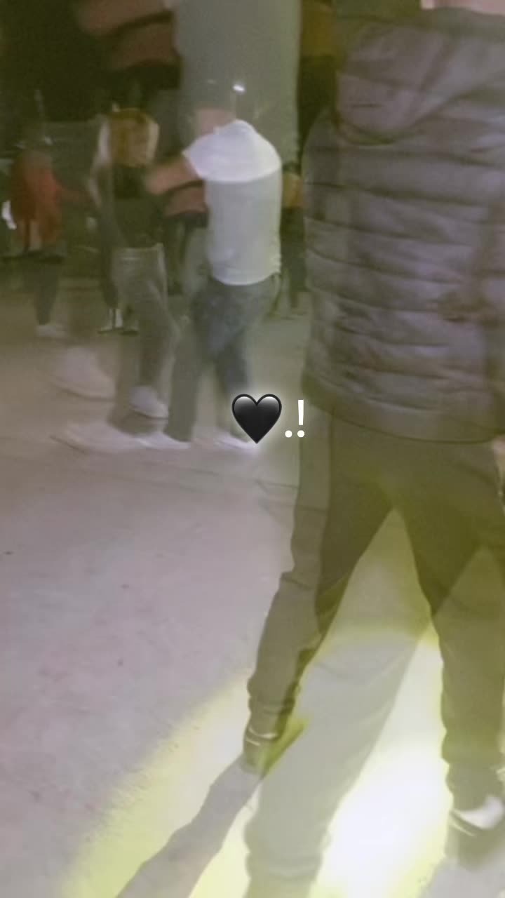 @𝒵𝓊𝓇𝒾 𝒟ℒℒ!💘