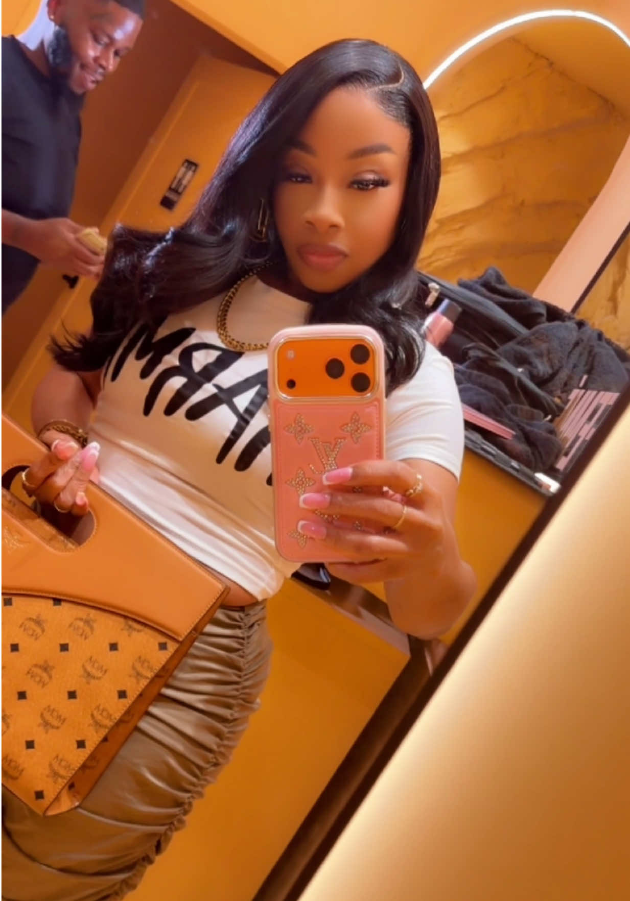 @Sha Bee | CEO ๐
