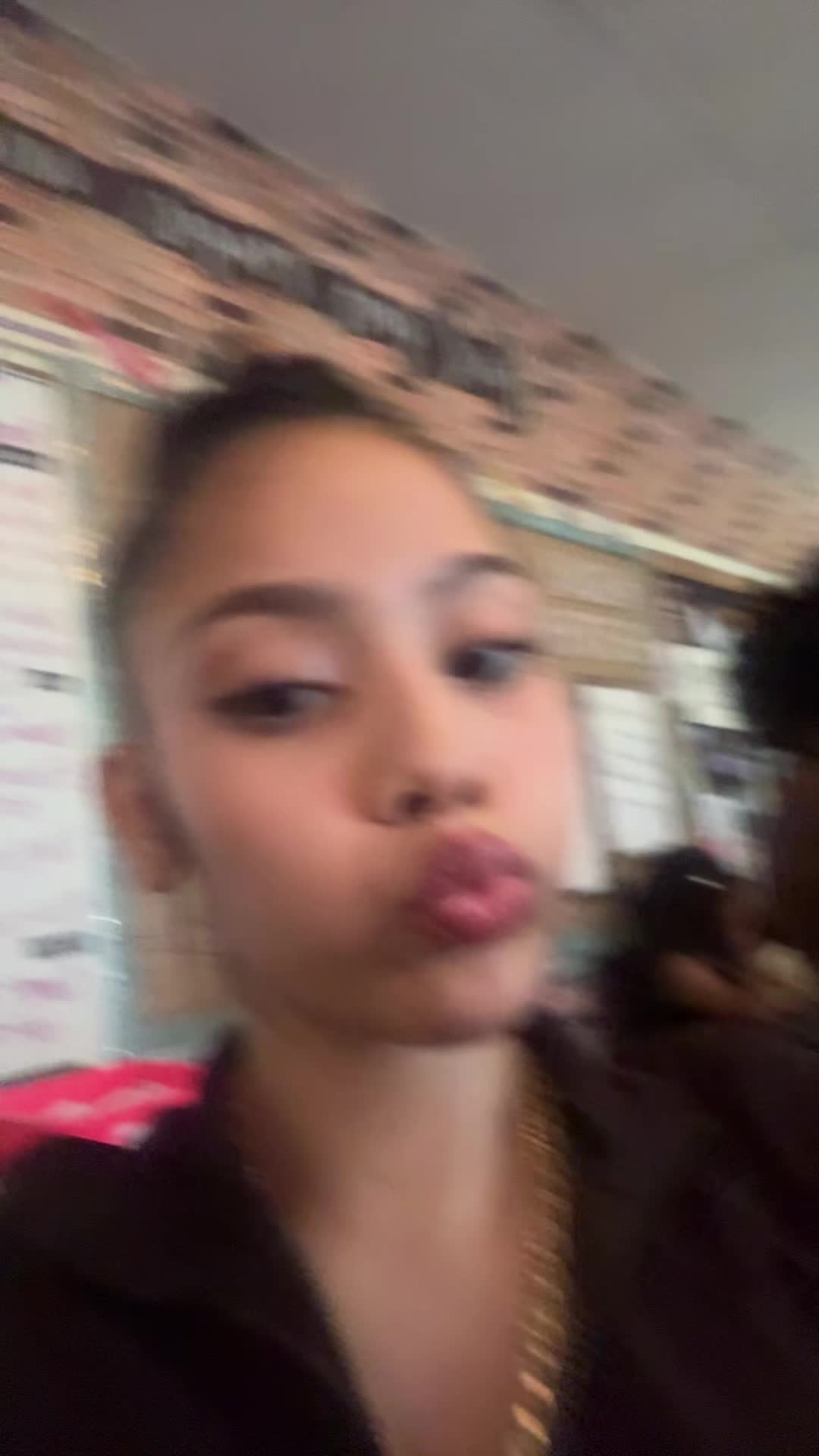 @Plsscrollifykme