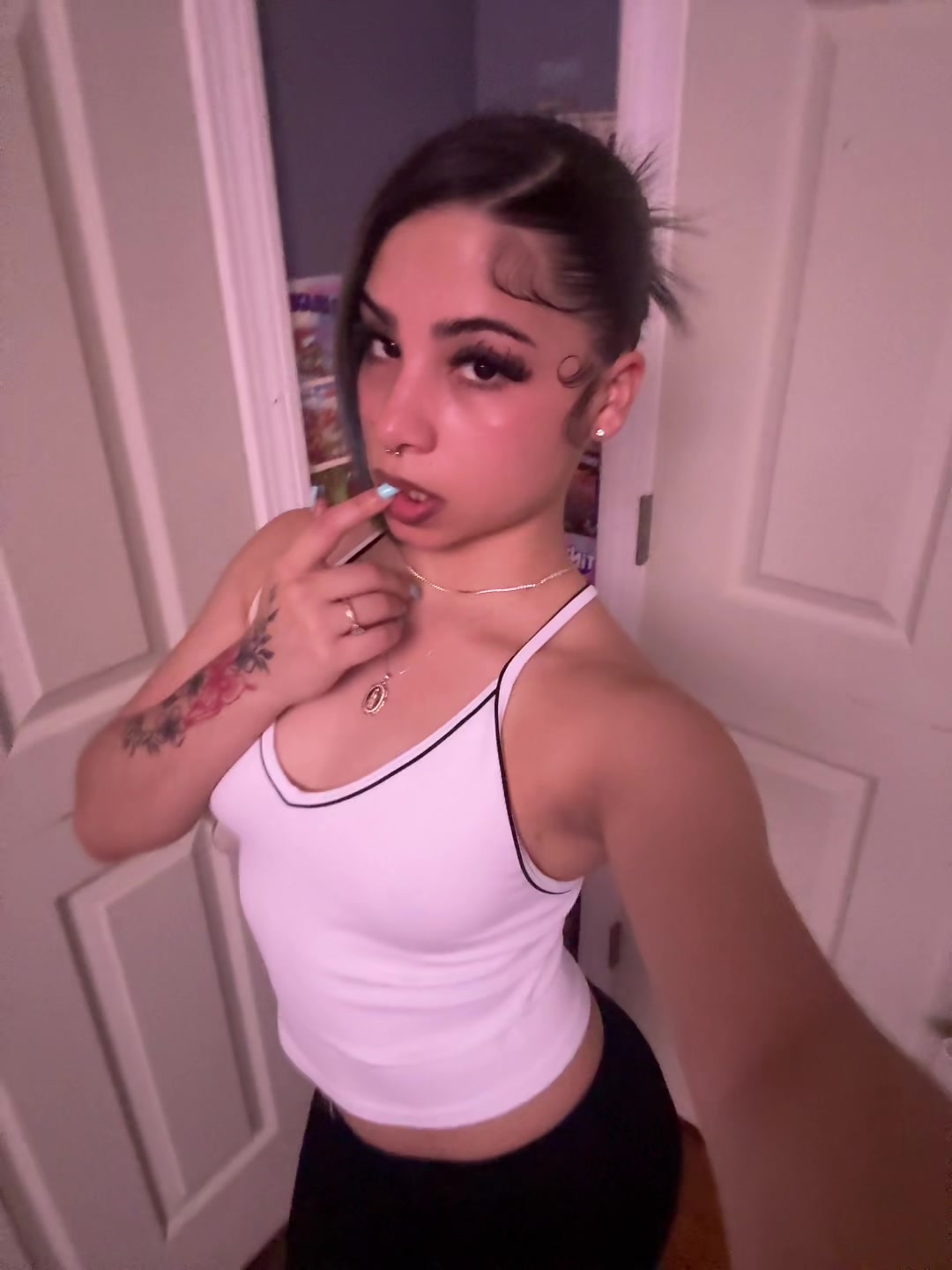 @belly 𖣂