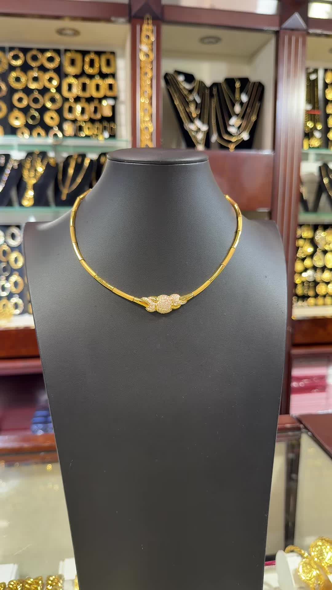 @NourisJewelry