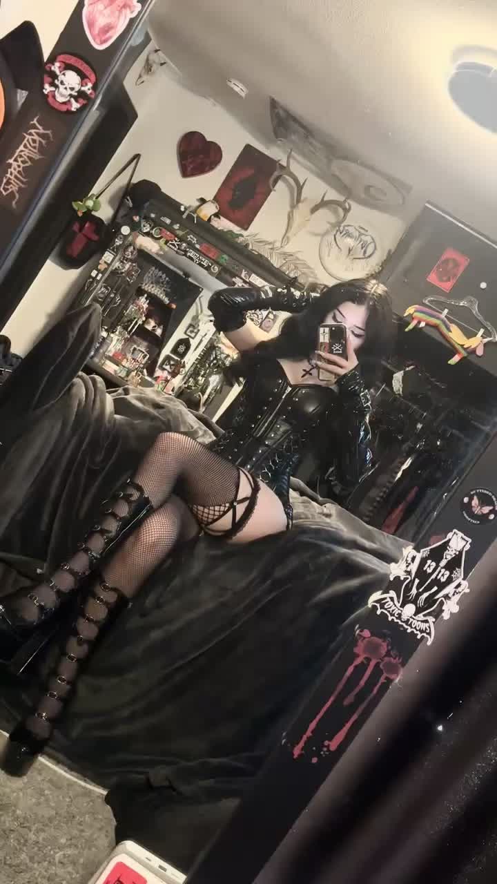 @Mia🪓