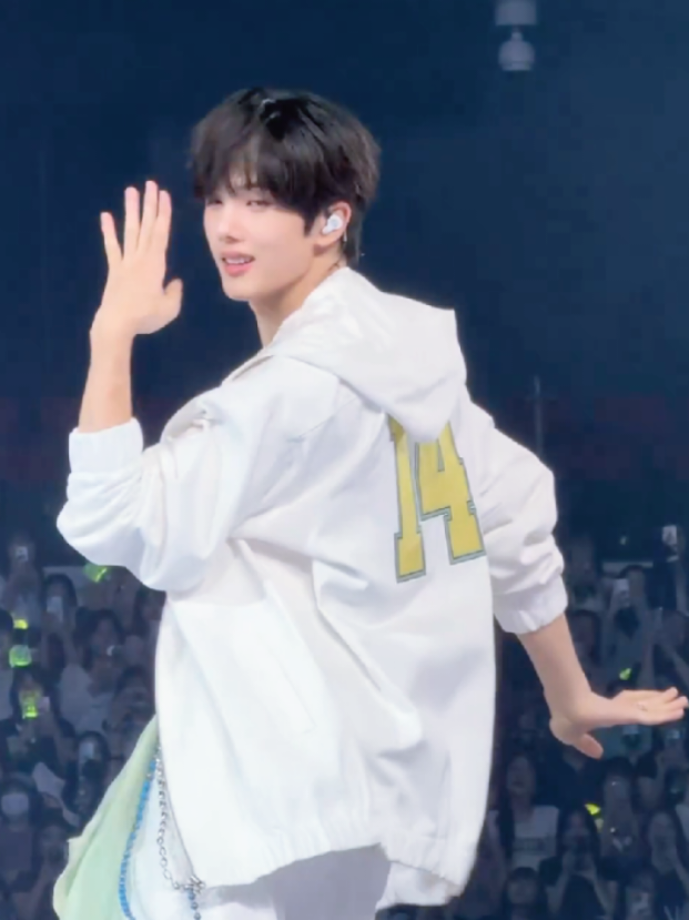 @แฟนสาวเจโน่แจมินจีซอง