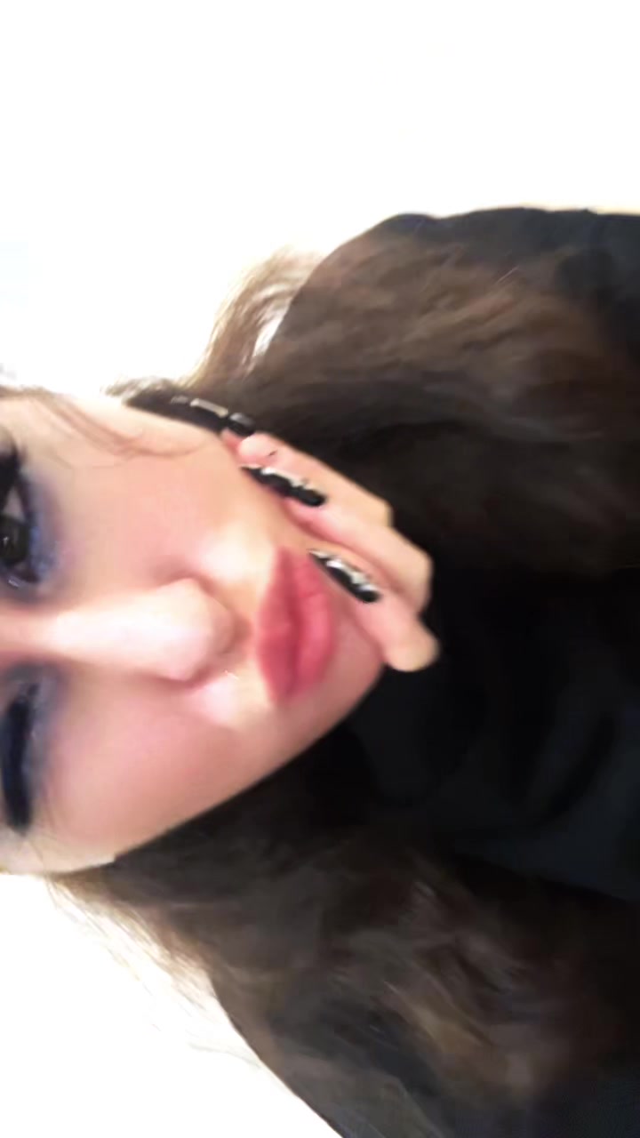 @Mae🦇