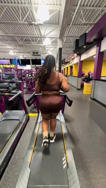 @Hercurvelifestyle + Fitness