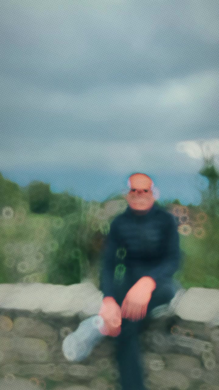 @👀