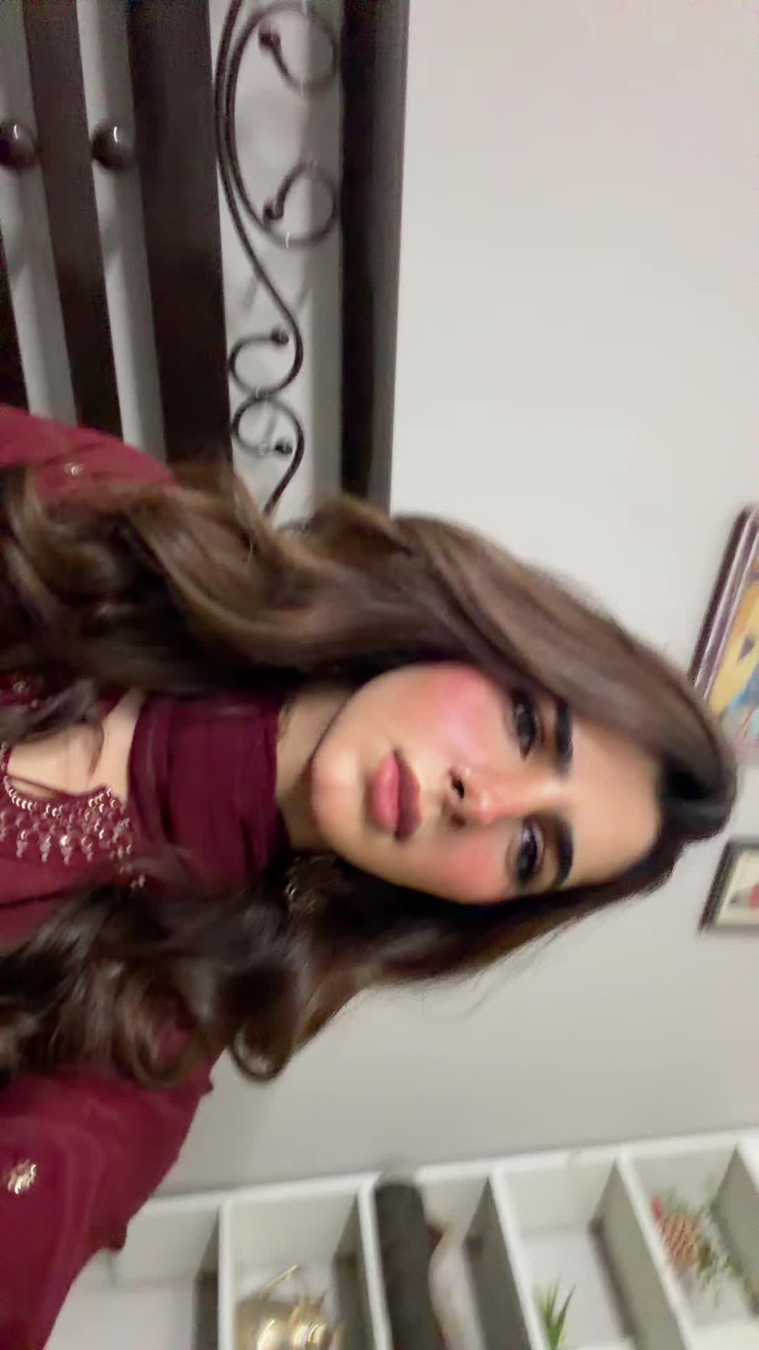 @Veeni