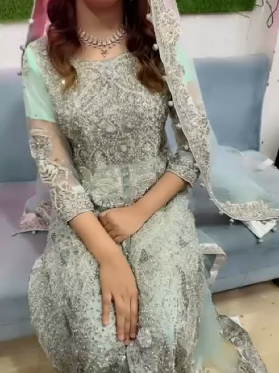 @Farheen Amir (inshasalon)