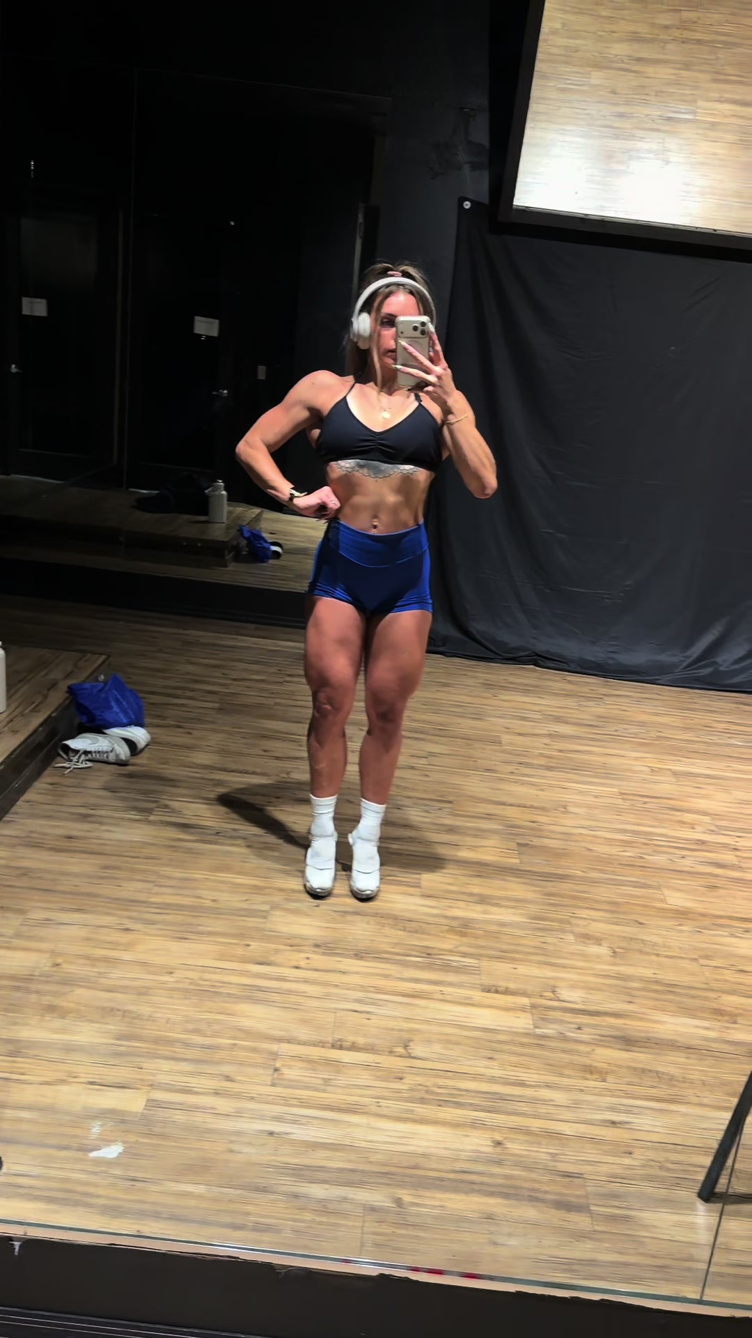 @Kay Swartz | Fitness &bull; SAHM🖤