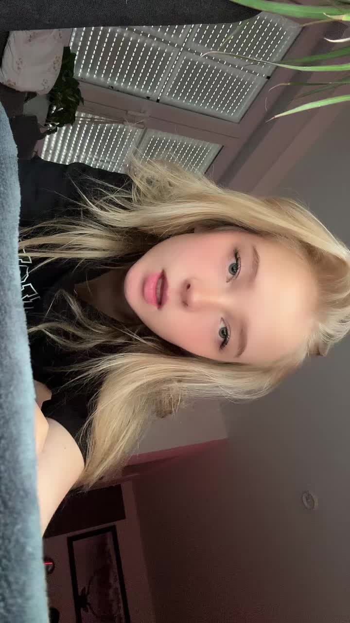 @Blonde_vivi