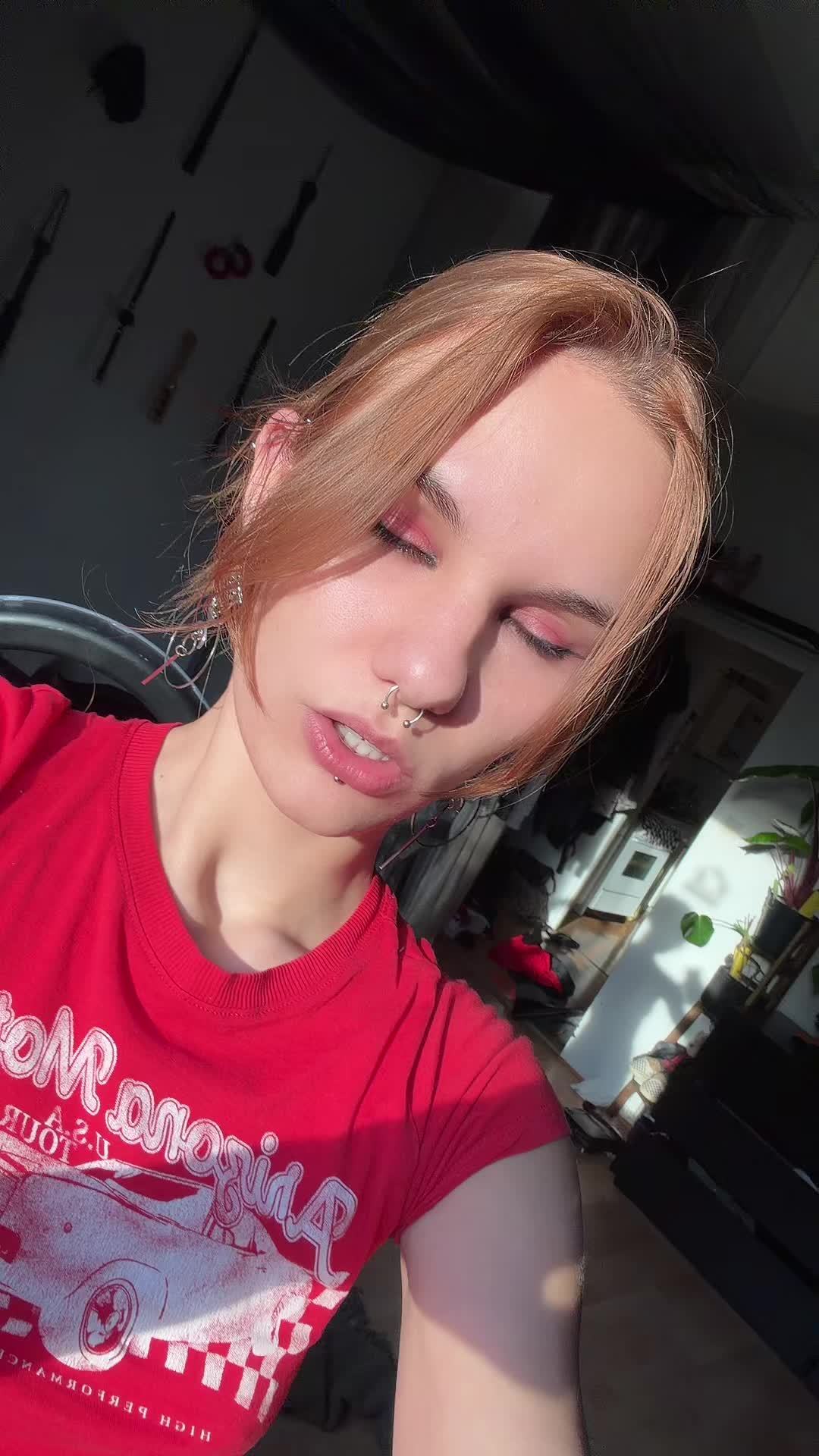 @elissstar