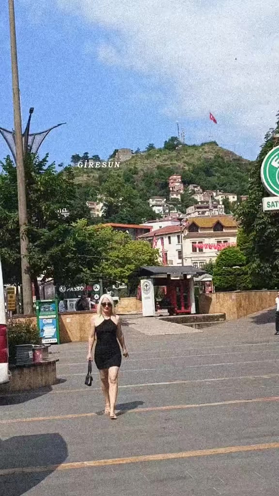 @Ela31_61