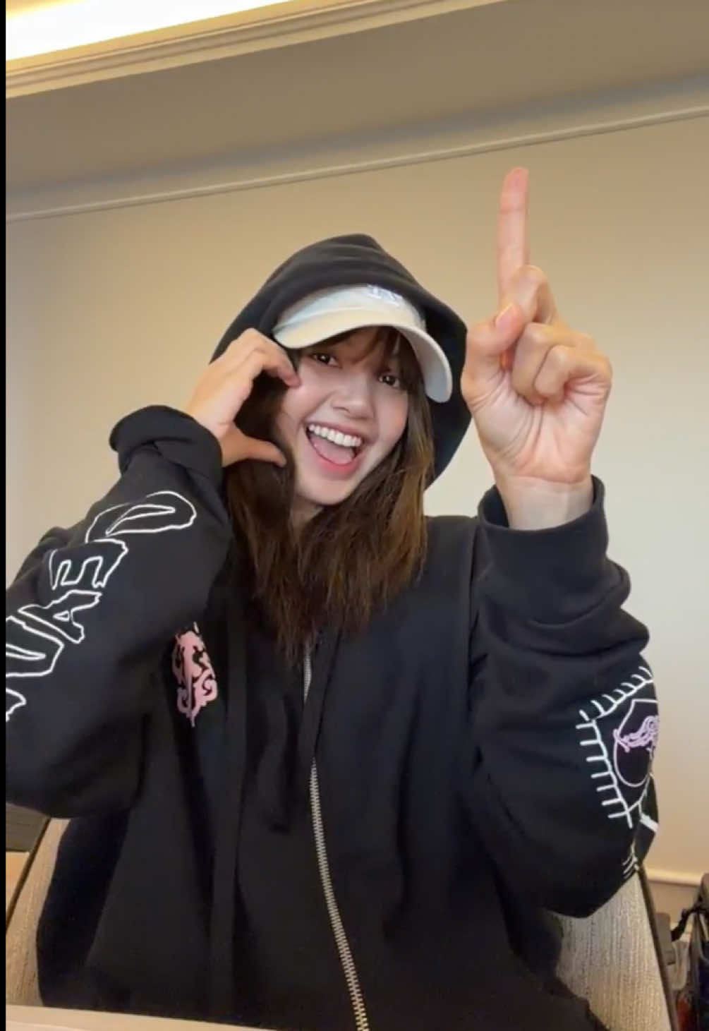 @Itspoii