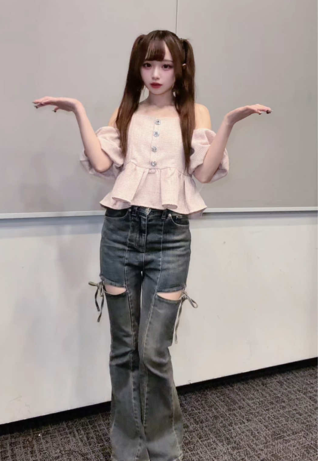 @にしのありさ