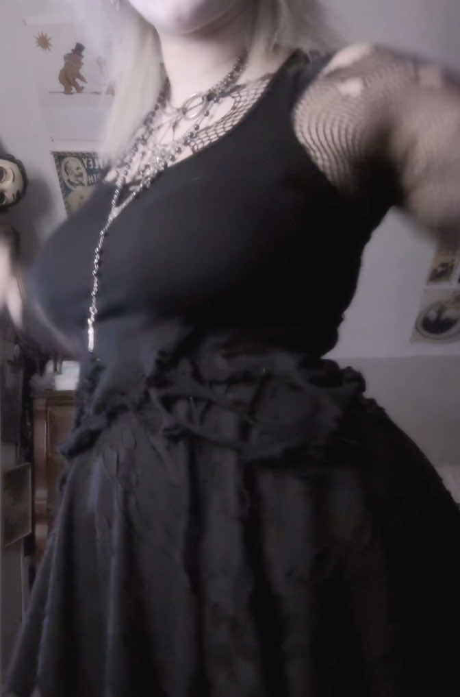 @dollygoth666