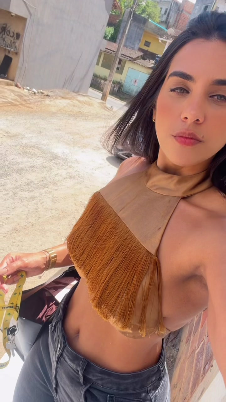 @Janaína