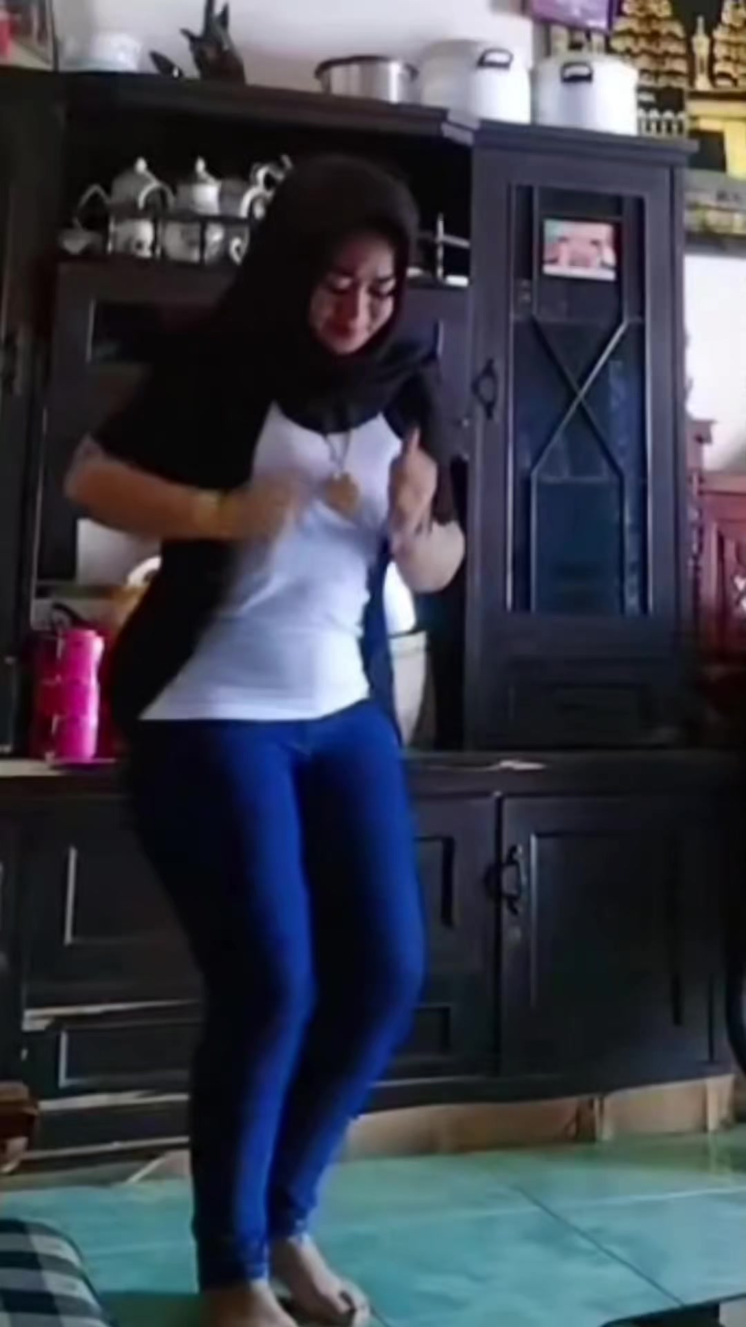@DEWIasmara396