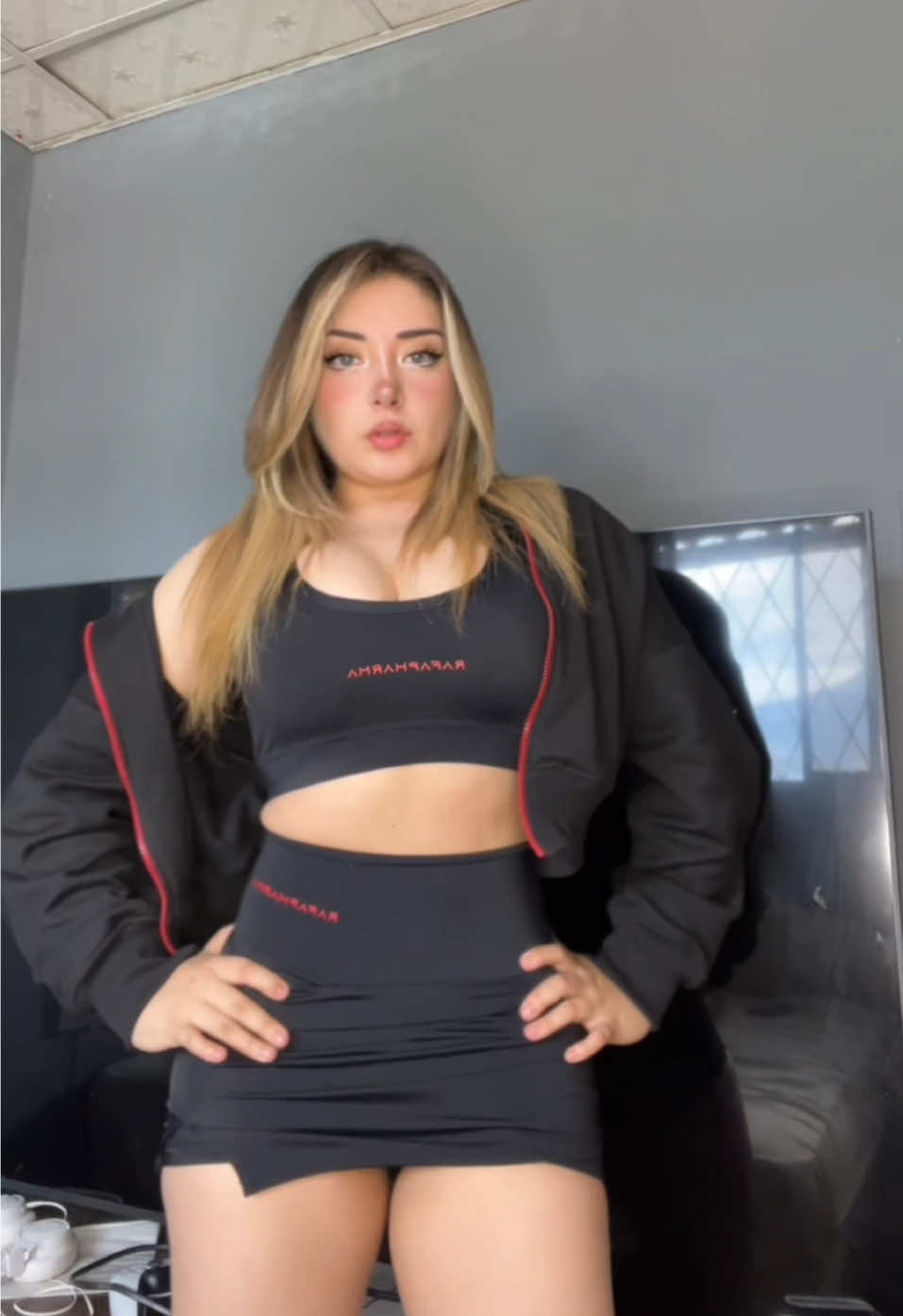 @𝐂𝐚𝐭 𝐋𝐢𝐳