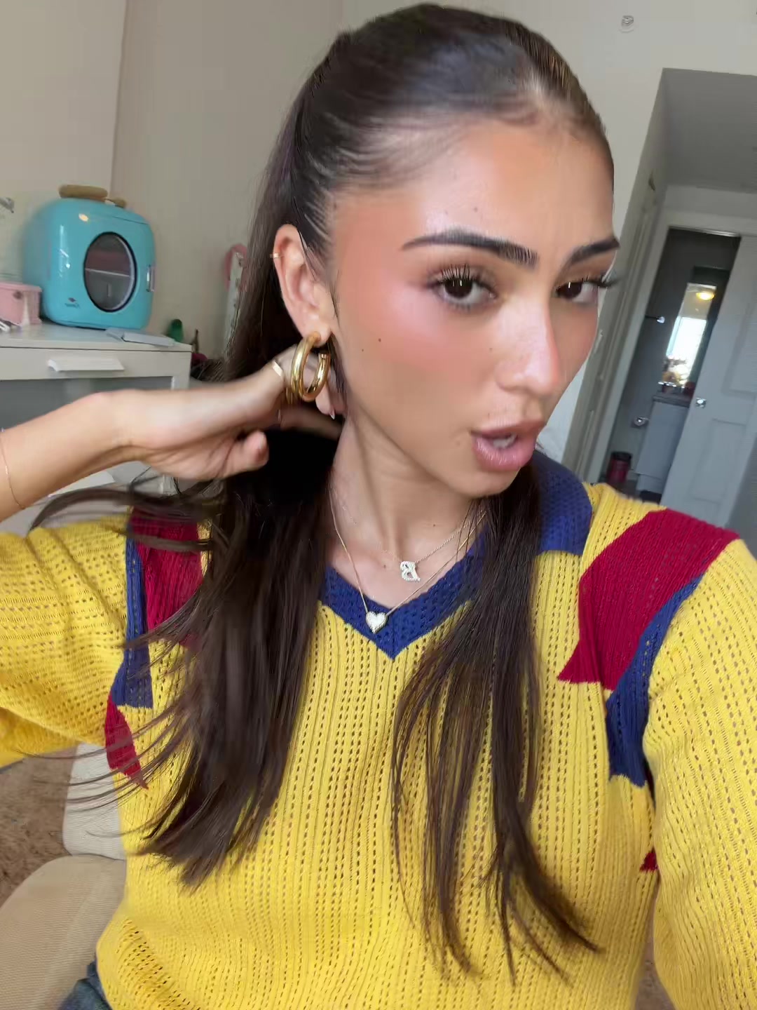 @bella