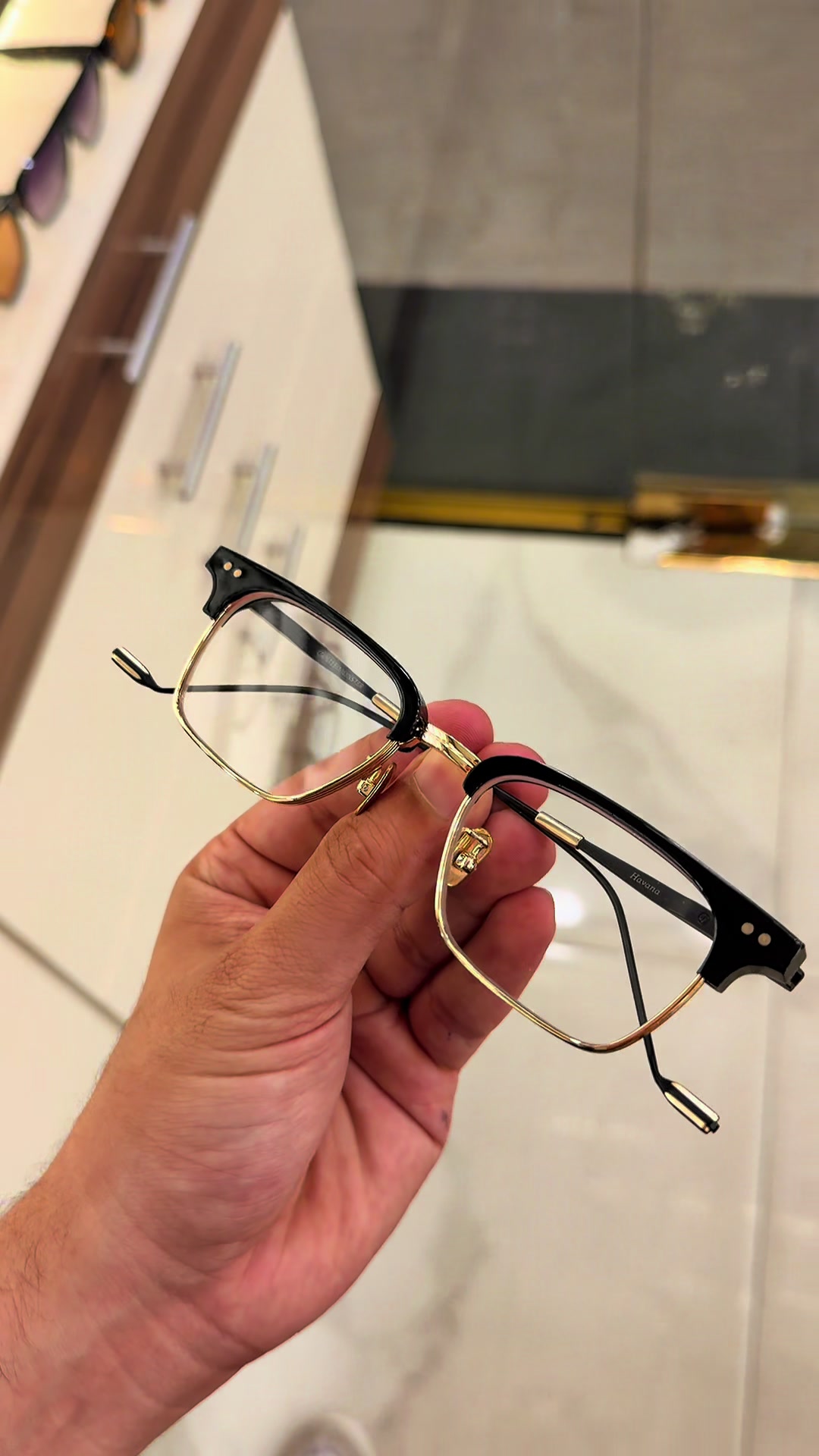 @Elomda Optics/العمدة للنظارات