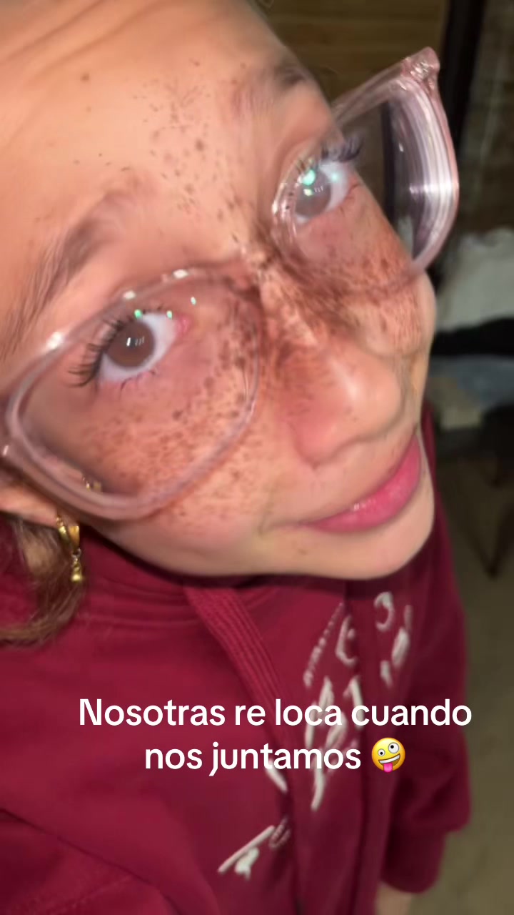 @Vane_Larrosa