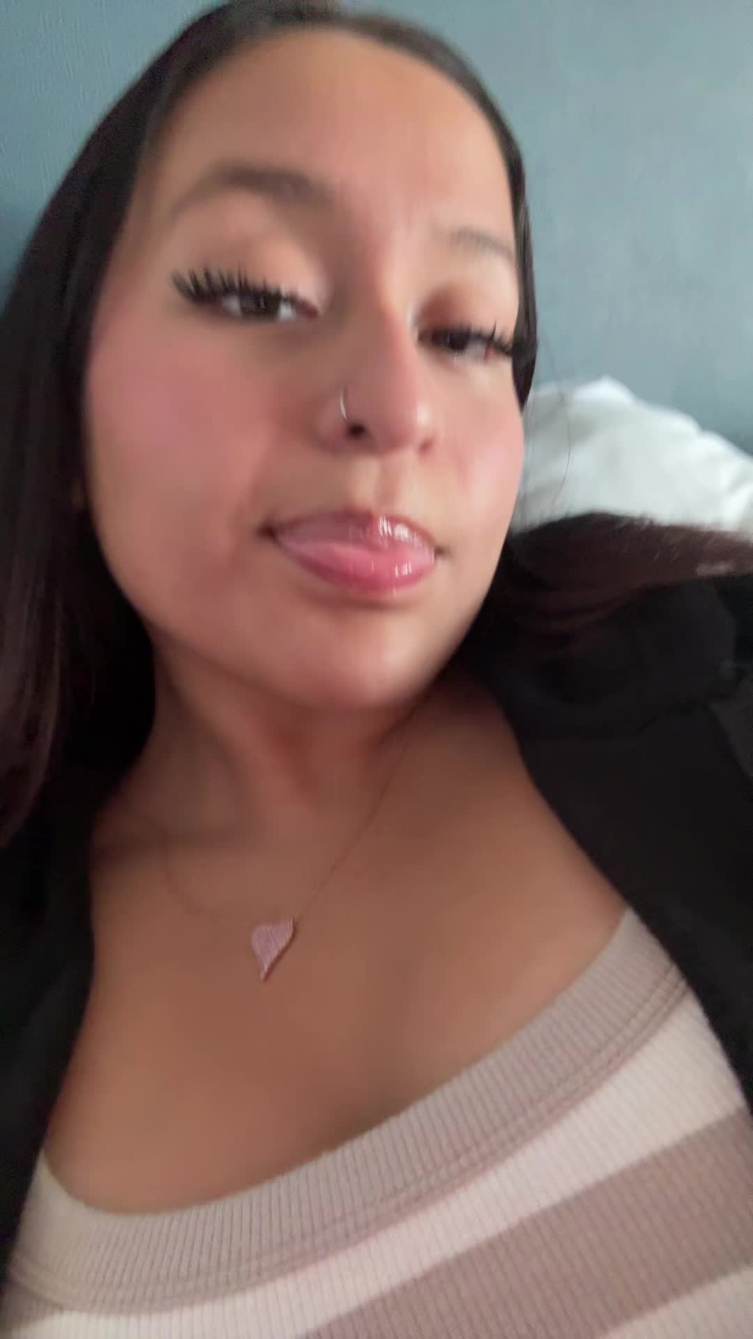 @ava<3