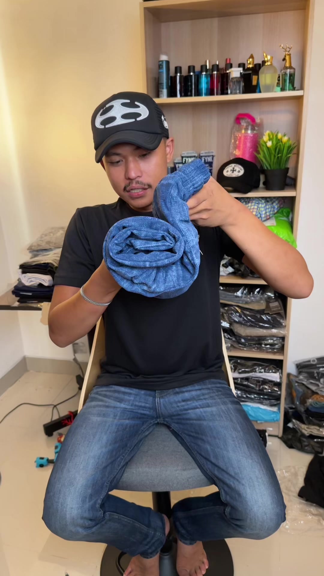 @๐ผ๐๐๐จ๐๐ค๐ฅ_