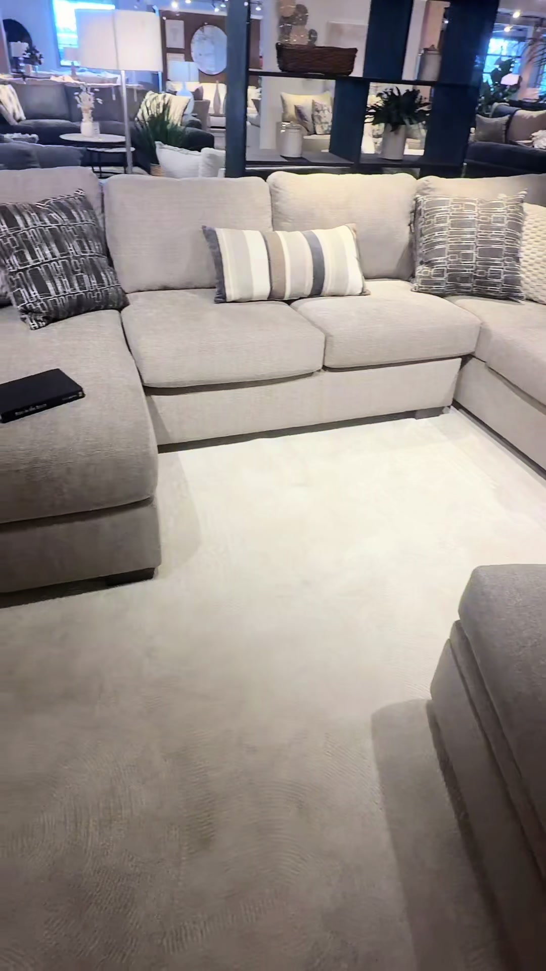 @modernhomefurniture.com