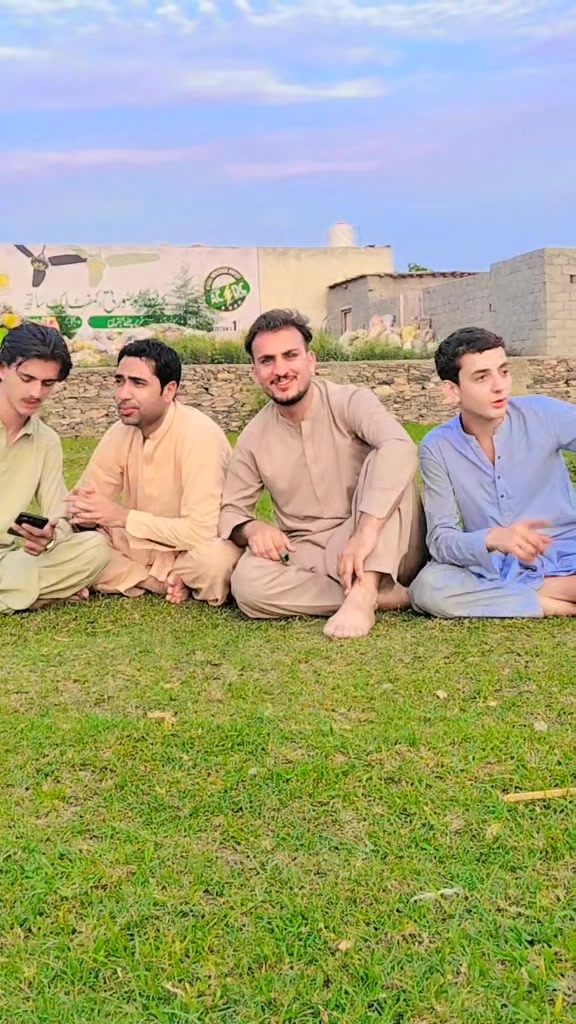 @Sabtain haider Khan hoti 999