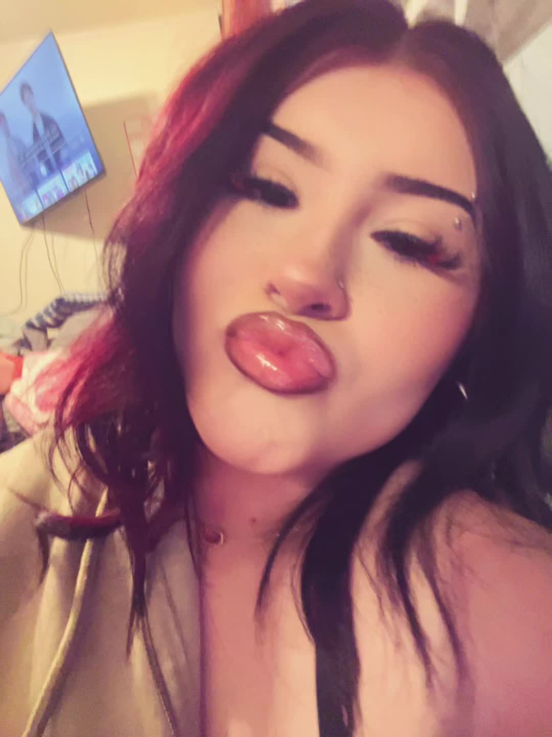 @𖣂