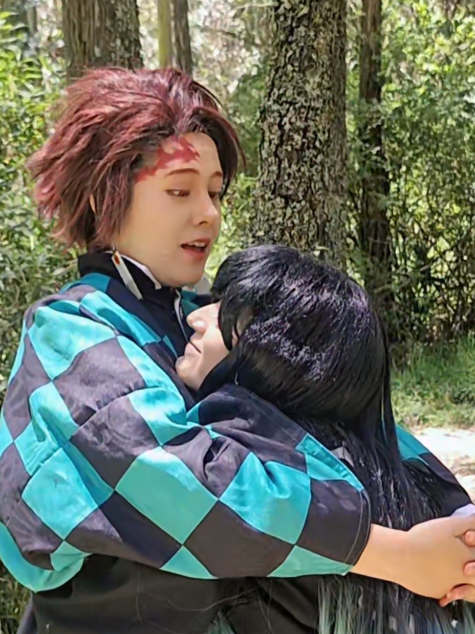 @YoungFrikiCosplay