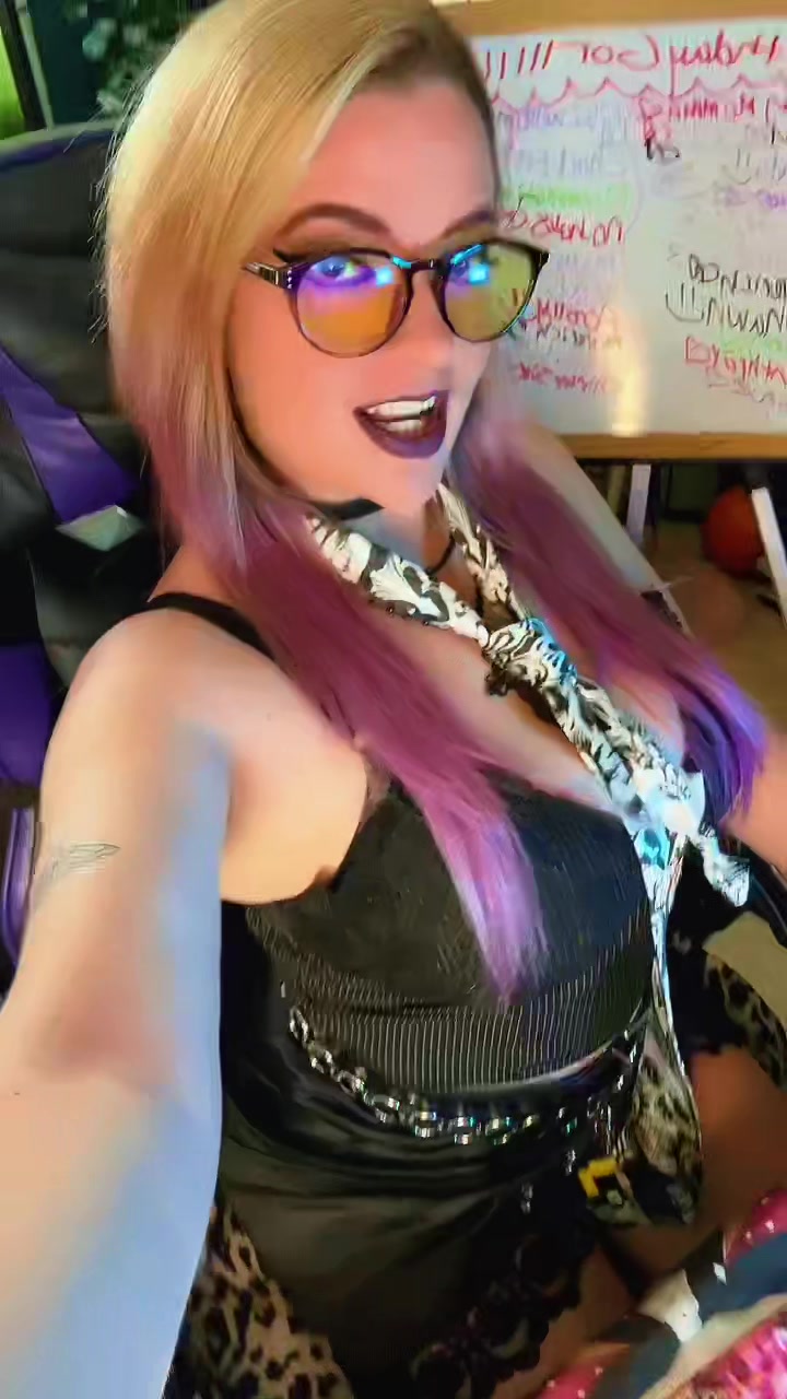 @Nebby 🖤🐉