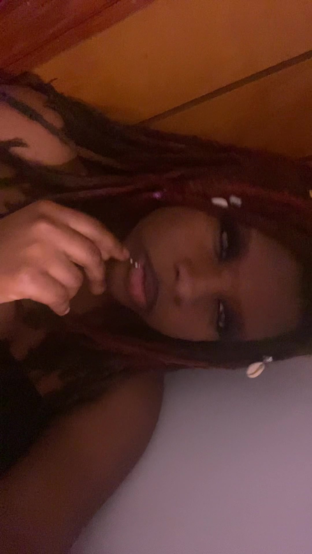 @🤫