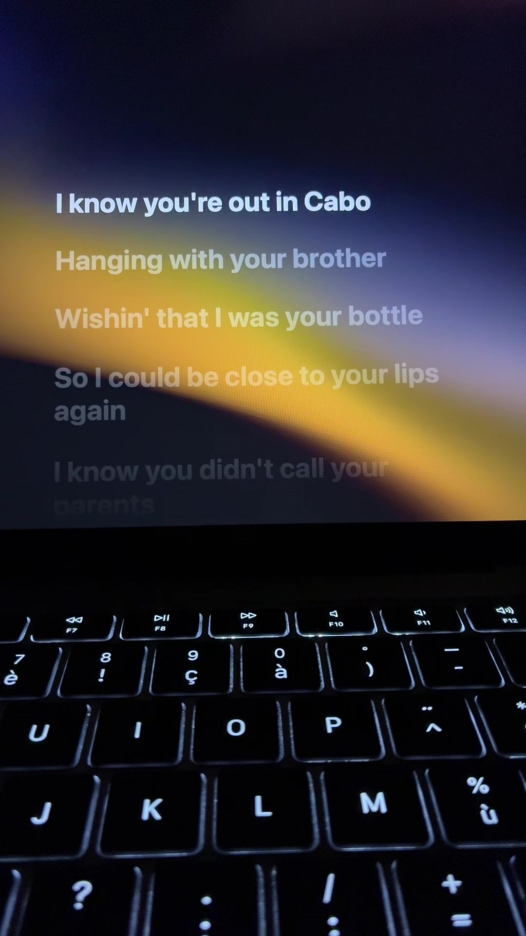 @Lyrics_💕