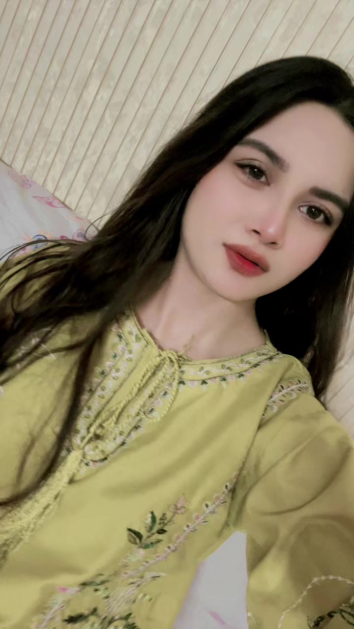 @Emaan🕊️✨